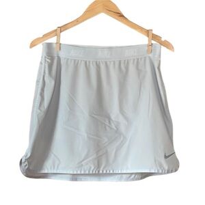 Nike Women's Flex Woven 15" Pure Platinum Golf Skort Size M